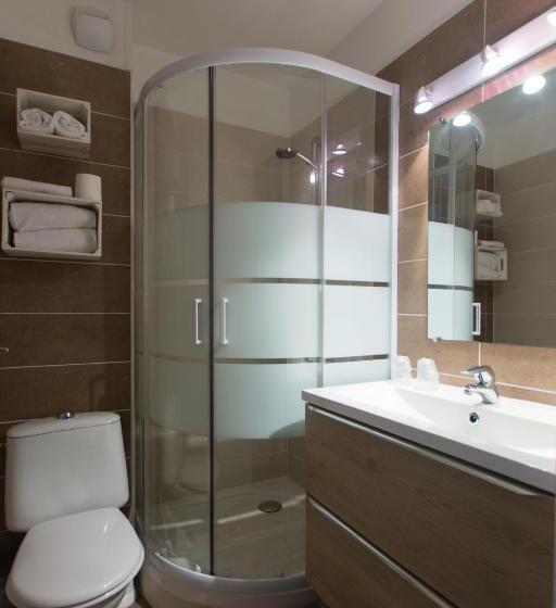 غرفة قياسية, Albizzia