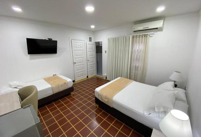 标准单人间, Casa Colonial