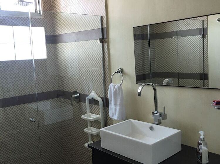 标准单人间, Casa Colonial