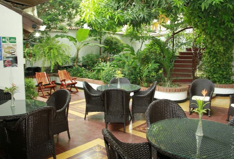 标准三人间, Casa Colonial