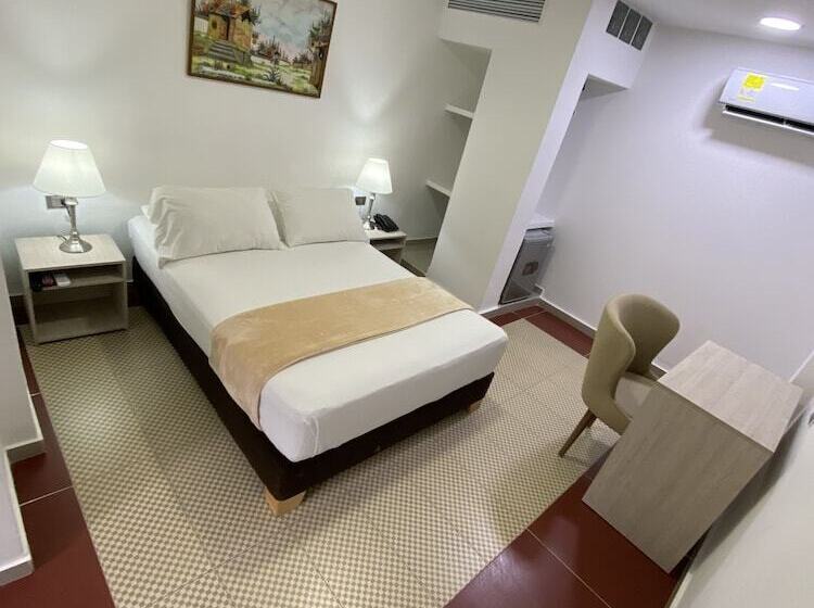 标准单人间, Casa Colonial