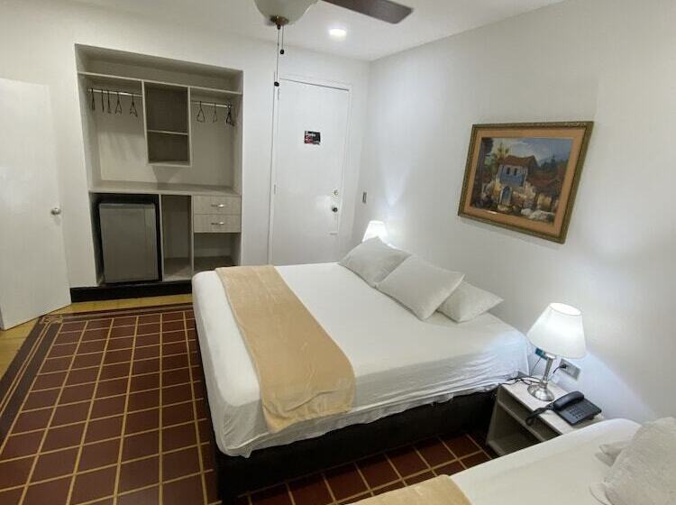 标准三人间, Casa Colonial