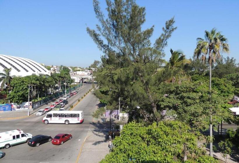 스탠다드 룸 더블 침대 2개, Central