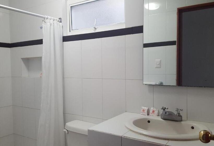 스탠다드 룸 더블 침대 2개, Central