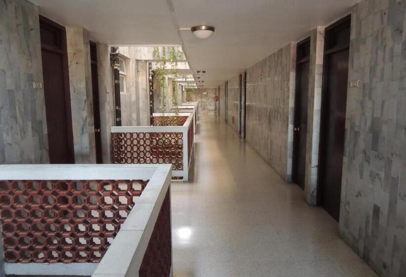 패밀리 룸, Central