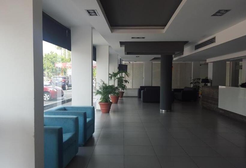 스탠다드 룸 킹사이즈 침대, Central