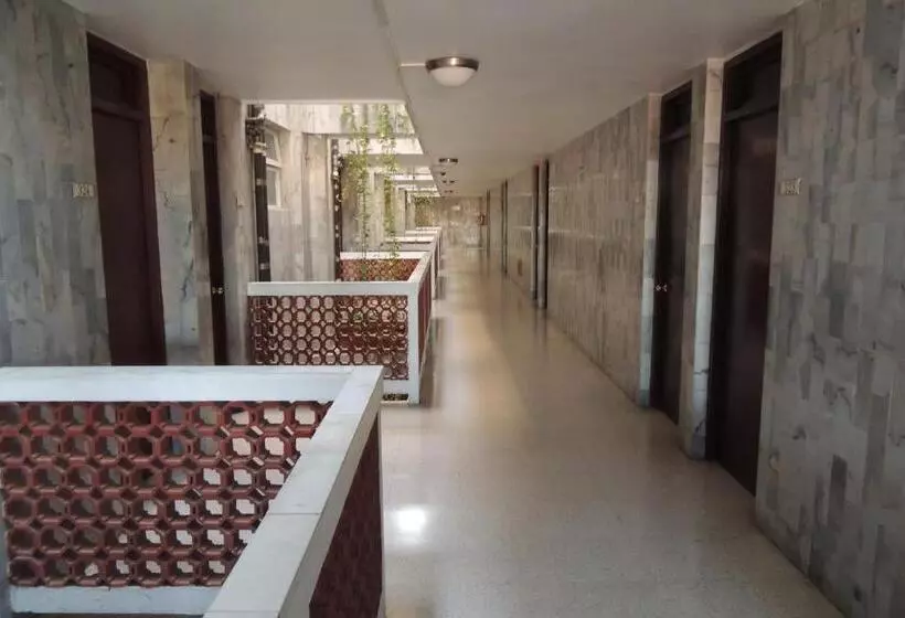 اتاق استاندارد با تخت بزرگ, Central