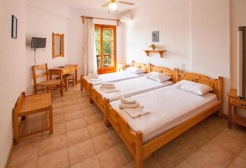 스탠다드 트리플 룸, Eliza Skiathos