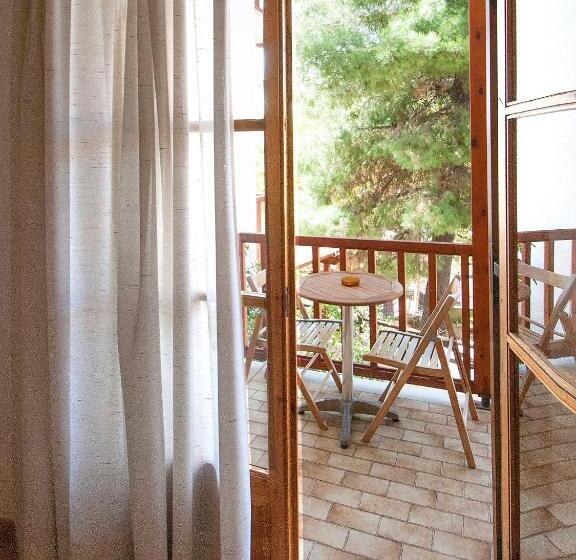 스탠다드 트리플 룸, Eliza Skiathos