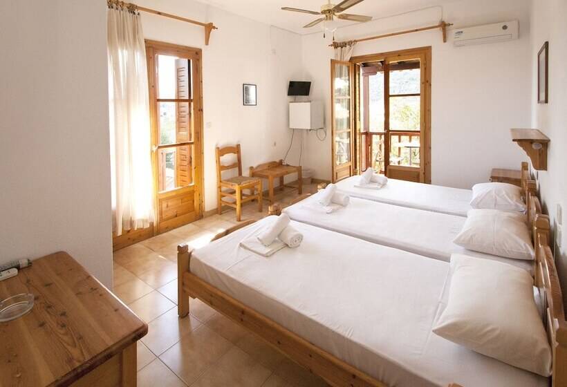 스탠다드 트리플 룸, Eliza Skiathos