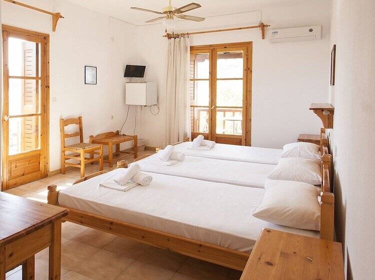 스탠다드 트리플 룸, Eliza Skiathos