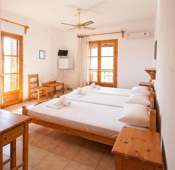 스탠다드 트리플 룸, Eliza Skiathos