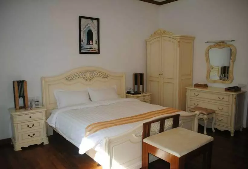 اتاق لوکس, Myitkyina Plam Spring Resort