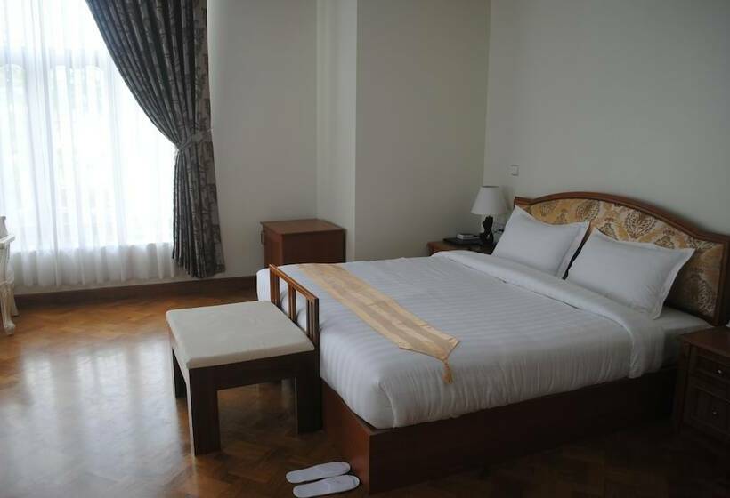 اتاق لوکس, Myitkyina Plam Spring Resort