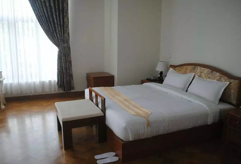 اتاق لوکس, Myitkyina Plam Spring Resort