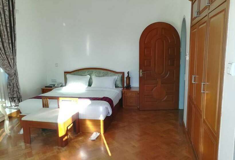 اتاق لوکس, Myitkyina Plam Spring Resort