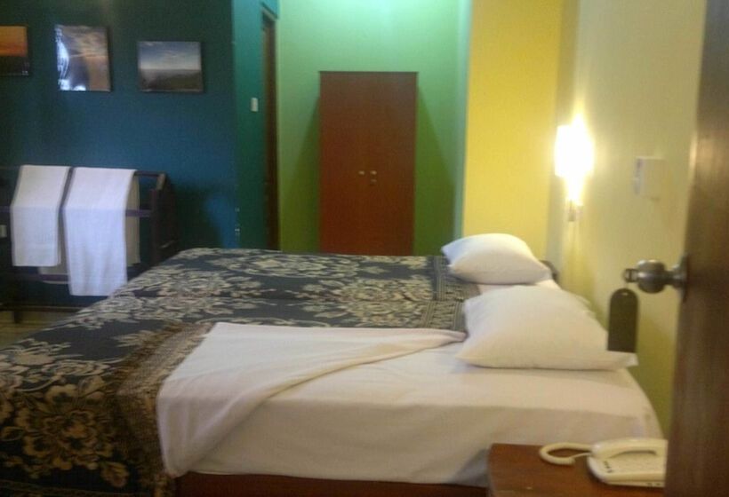 Quarto Clássico Cama Casal, River Side