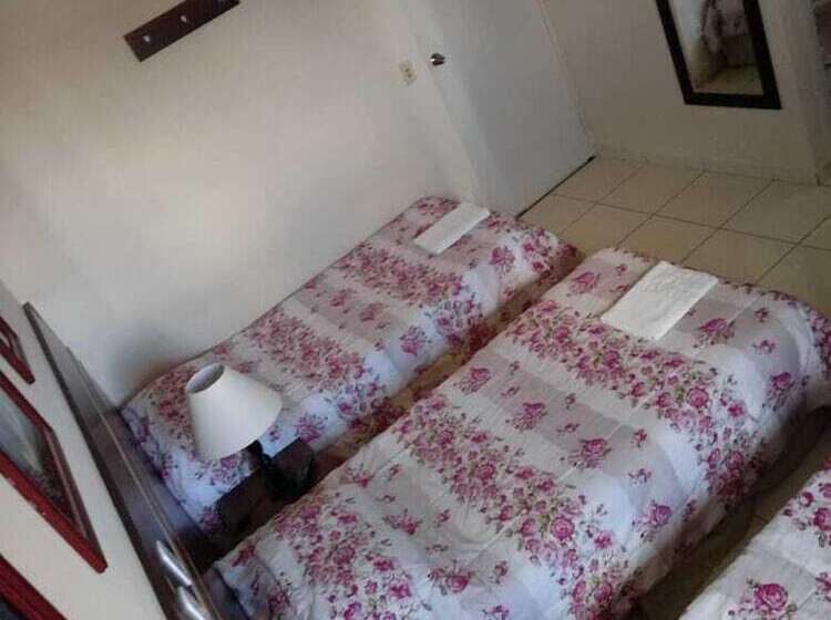 חדר סטנדרט לשלושה, San Marino