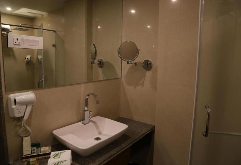 スイート, The Fern Residency Mundra