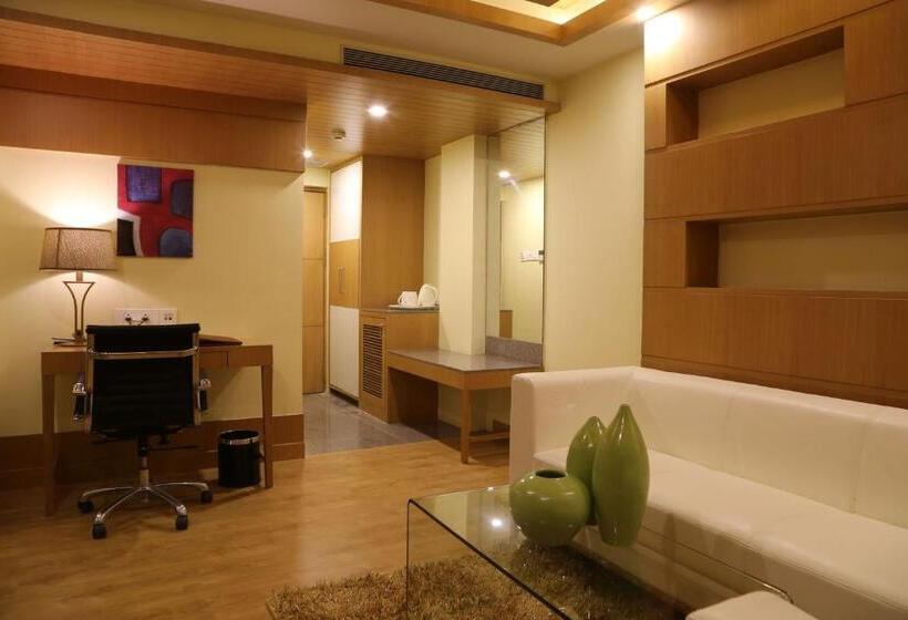 スイート, The Fern Residency Mundra