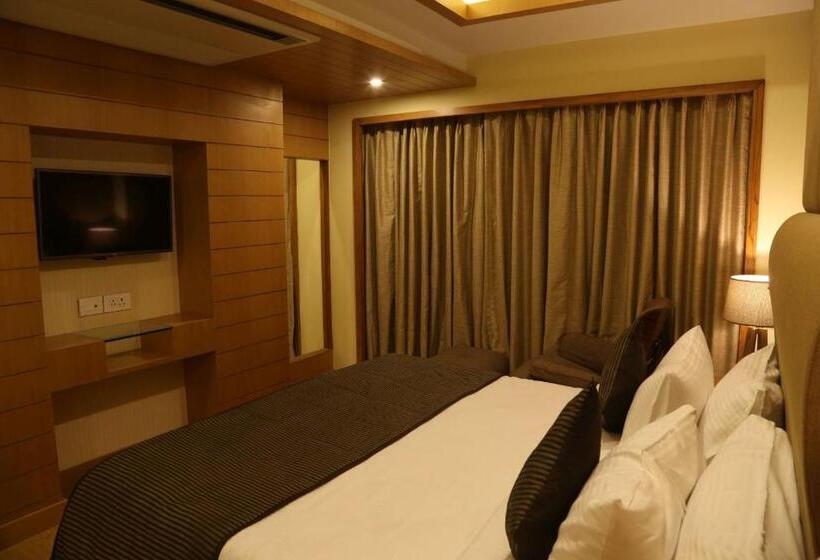 スイート, The Fern Residency Mundra