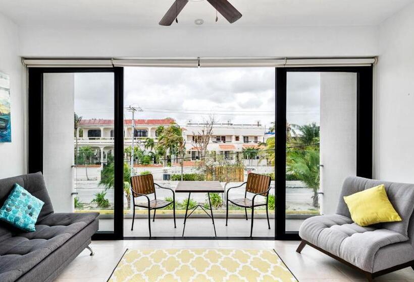 サイドシービュー１ベッドルームアパートメント, Vela S Condos Ocean Front