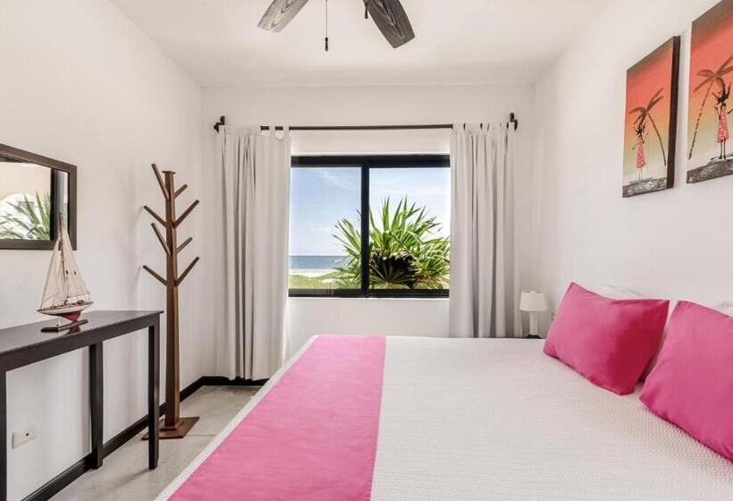 Апартаменты 2 Спальни Вид на Море, Vela S Condos Ocean Front