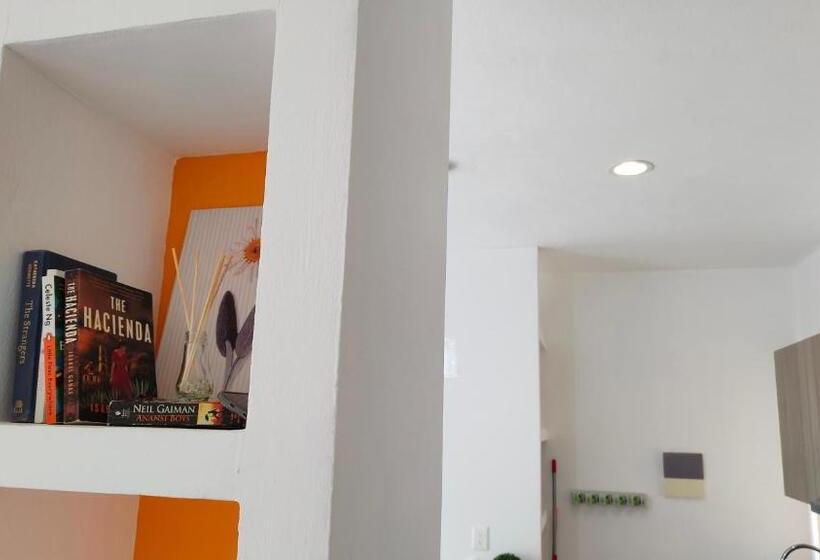 サイドシービュー１ベッドルームアパートメント, Vela S Condos Ocean Front