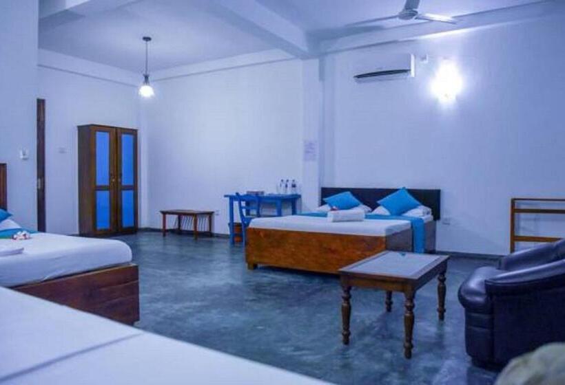 חדר סטנדרט לשלושה עם נוף לגינה, Vibration