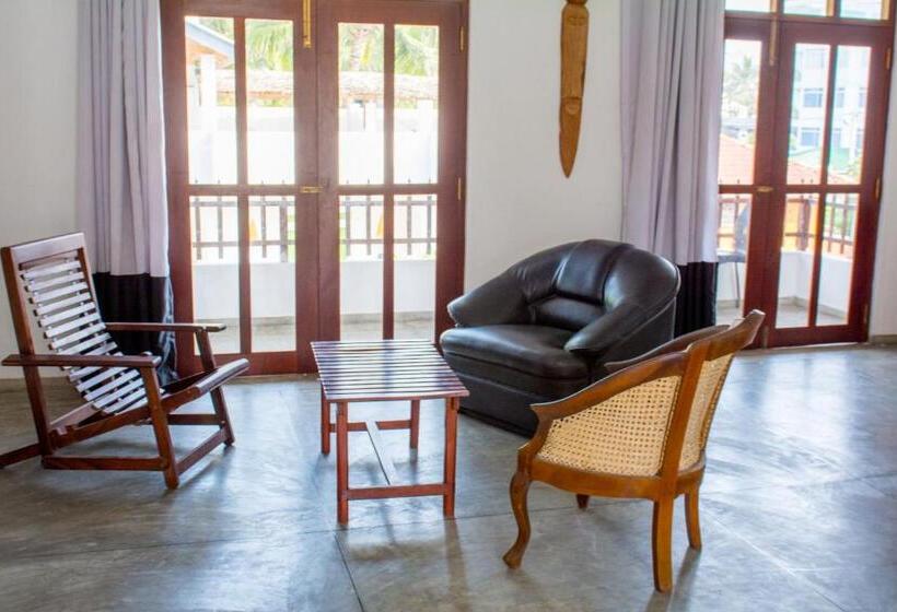 חדר סטנדרט לשלושה עם נוף לגינה, Vibration