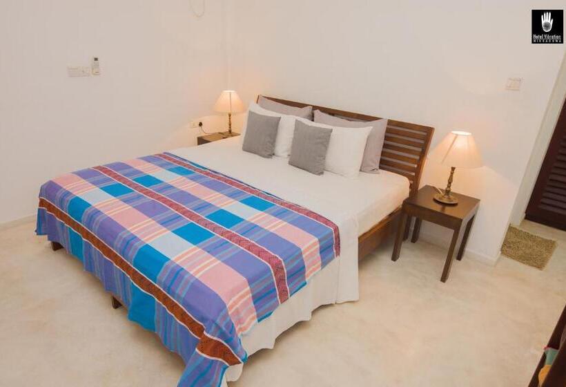 חדר סטנדרט נוף לגינה, Vibration