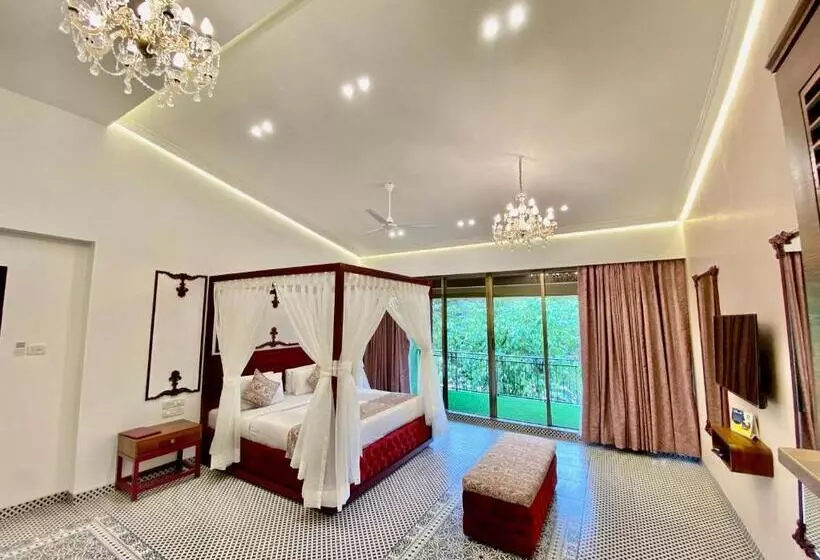 エクゼクティブスイート, Zaras Resort Khandala