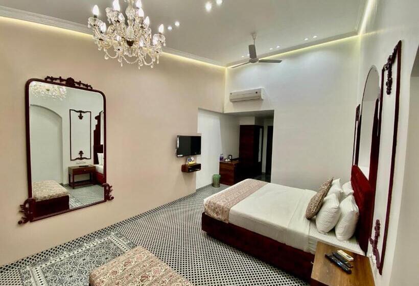 エクゼクティブスイート, Zaras Resort Khandala