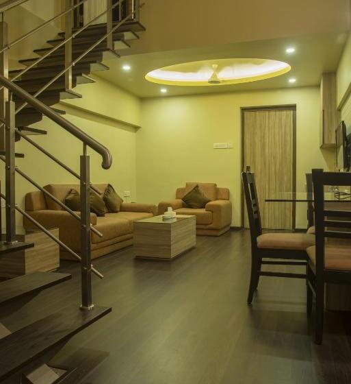 ペントハウススイート, Zaras Resort Khandala