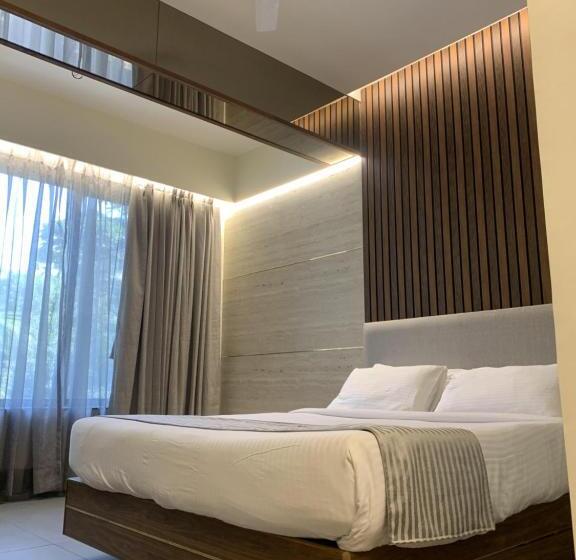 デラックスルーム, Zaras Resort Khandala