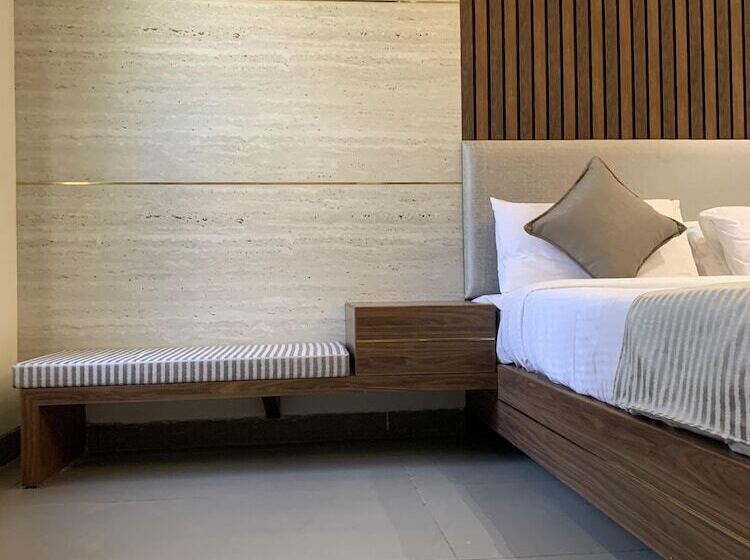 デラックスルーム, Zaras Resort Khandala