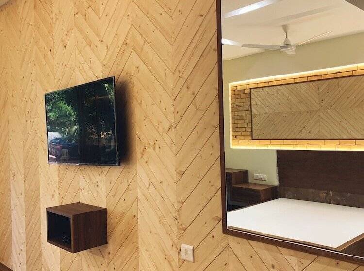 デラックスルーム, Zaras Resort Khandala