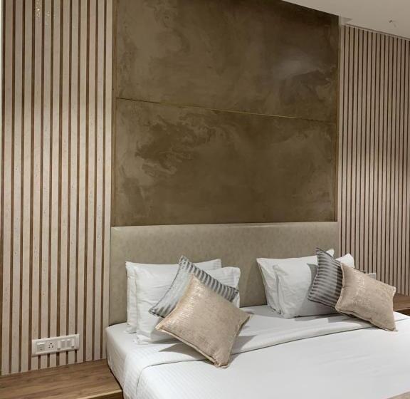 デラックスルーム, Zaras Resort Khandala