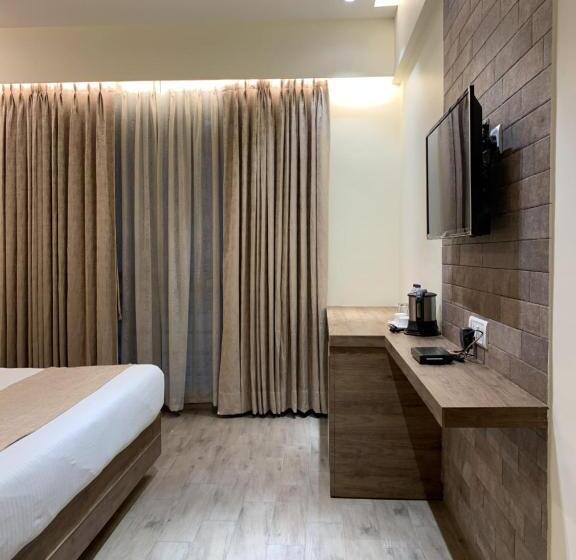 デラックスルーム, Zaras Resort Khandala