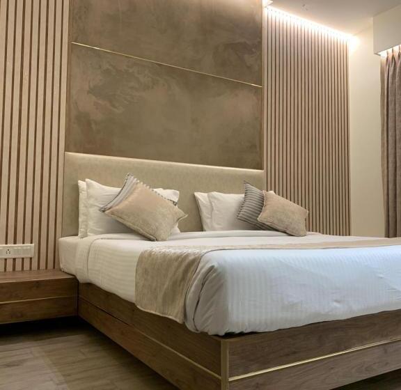 デラックスルーム, Zaras Resort Khandala