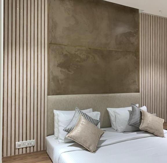 デラックスルーム, Zaras Resort Khandala