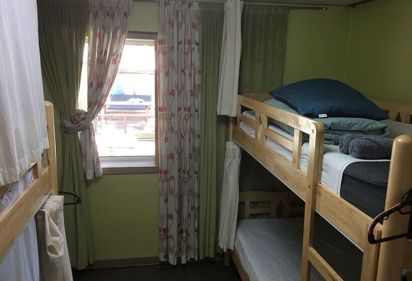 4 Bett Standardzimmer, Gyeongju Momojane Guesthouse