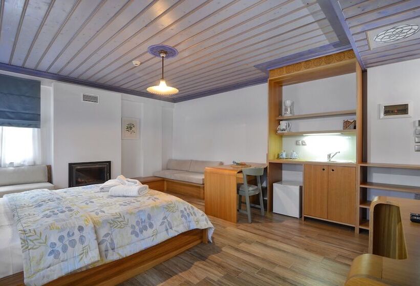 带露台的小型套房, Dilofo Hotel Luxury Suites