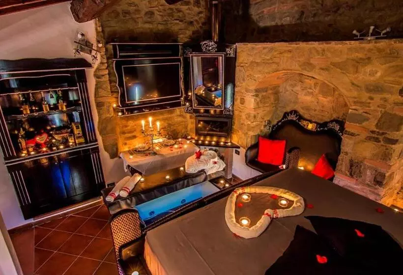 ハイドロマッサージバス付きスイート, Agriturismo La Camporena