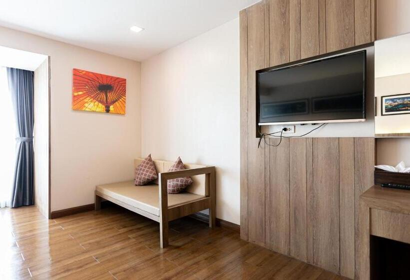 اتاق استاندارد سه نفره, Grand Ratchapruek