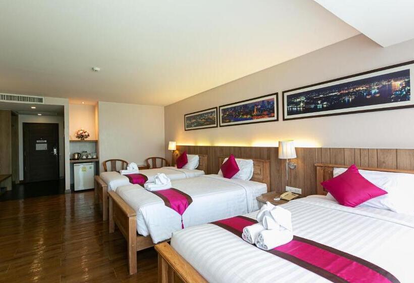 اتاق استاندارد سه نفره, Grand Ratchapruek