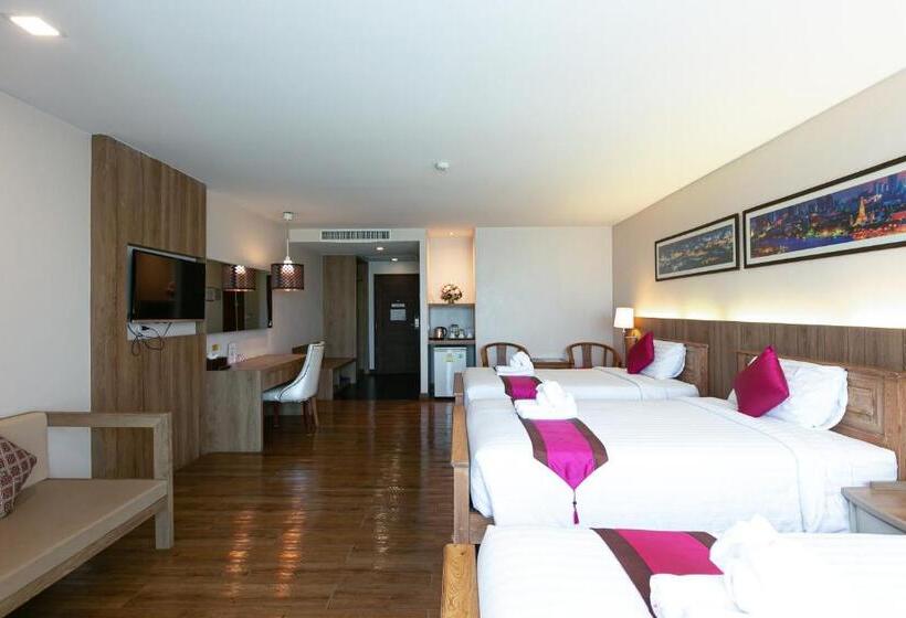 اتاق استاندارد سه نفره, Grand Ratchapruek