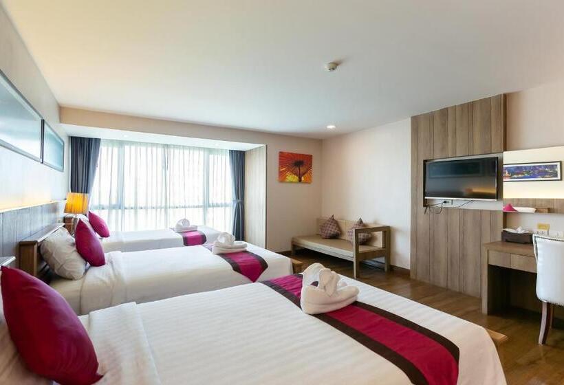 اتاق استاندارد سه نفره, Grand Ratchapruek