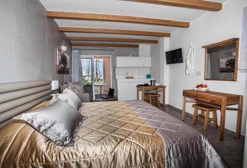 جناح جونيور كلاسيكى, Omiros Boutique Hotel   Adults Only