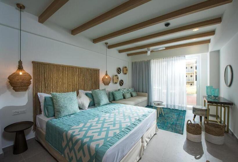 جناح جونيور مزوَّد بشرفة, Omiros Boutique Hotel   Adults Only